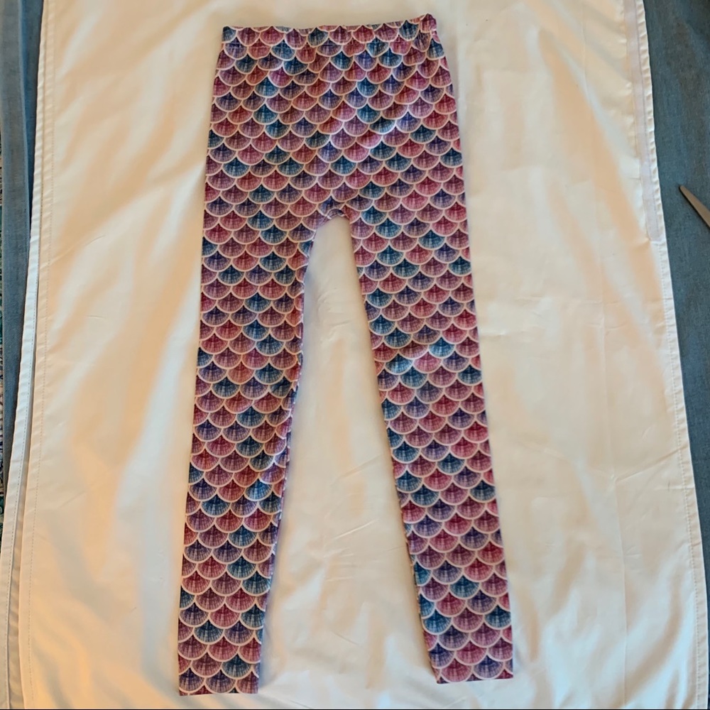 Fun mermaid tail print leggings, comfy spandex!